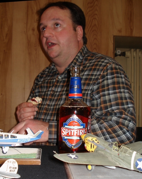 0_Spit-Tom