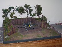 Den ganzen Raum zieren Dioramen und Tabletops mit Mark58 Produkten. Deutsch ...