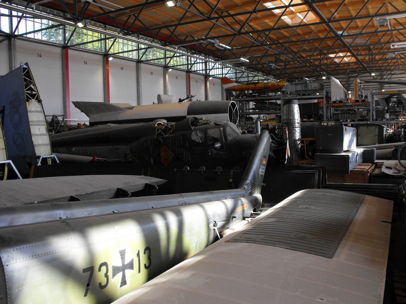 Gatow_2009_VH_Hangar_8_05
