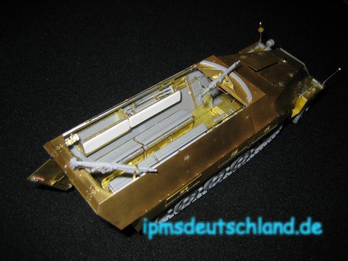 ABER_SdKfz251_mit_allen_Aber_Aetzteilsaetzen_4