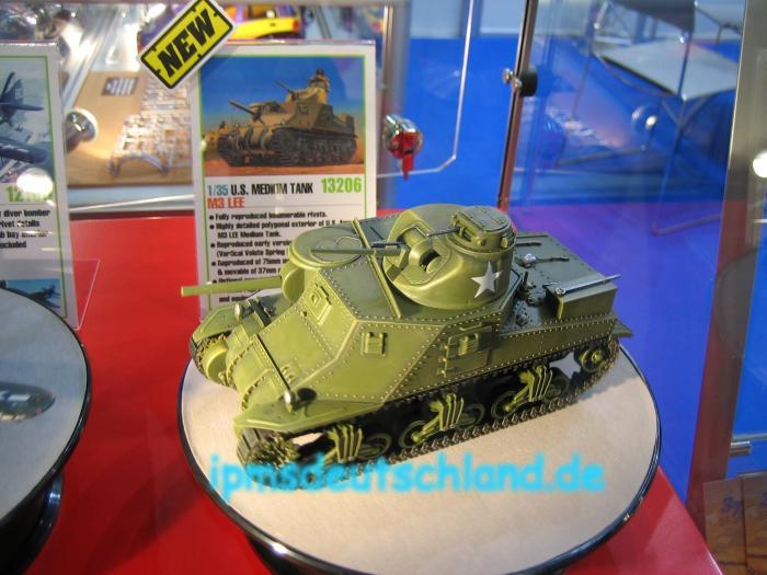 Academy_US_Medium_Tank_M3_Lee_b
