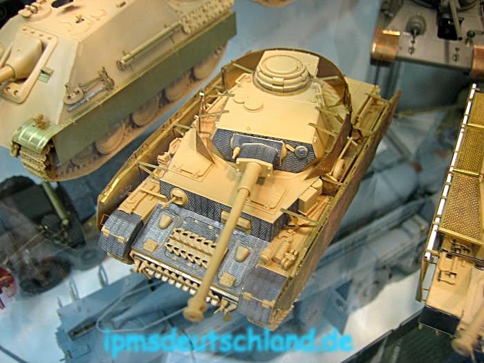 Eduard_1-48_Aetzteile_fuer_PzIV_mit_Zimmerit