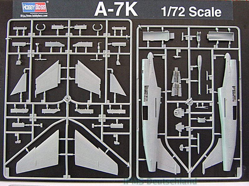 Hobby_Boss_Vought_A-7K_01