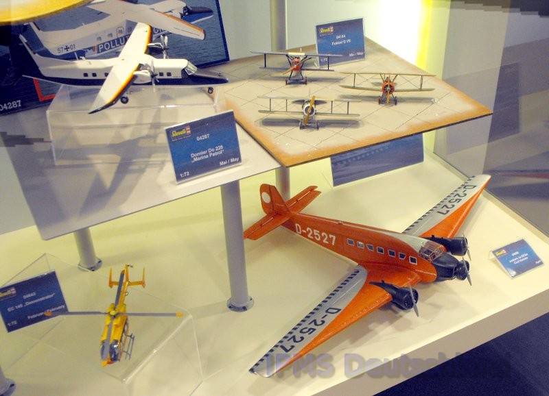 Revell_VH_01