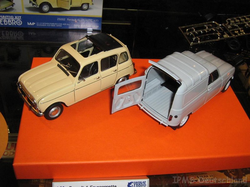 1968 and renault 8 ts Lot 2 cars 1/24 salvat: renault 4l 1964 