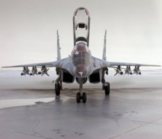 Revell_MiG-29UB_04