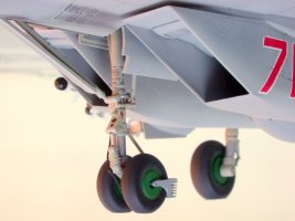 Revell_MiG-29UB_10